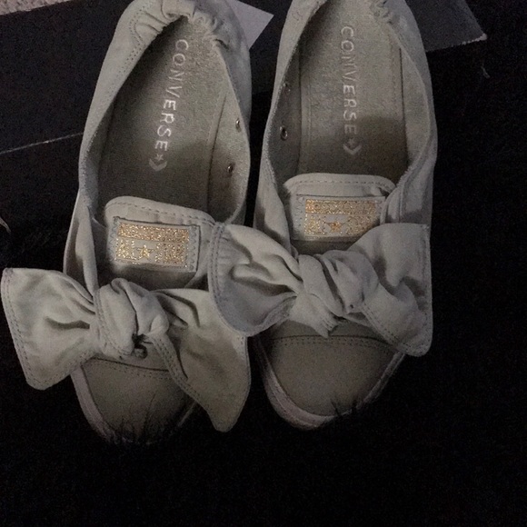 converse bow slip on
